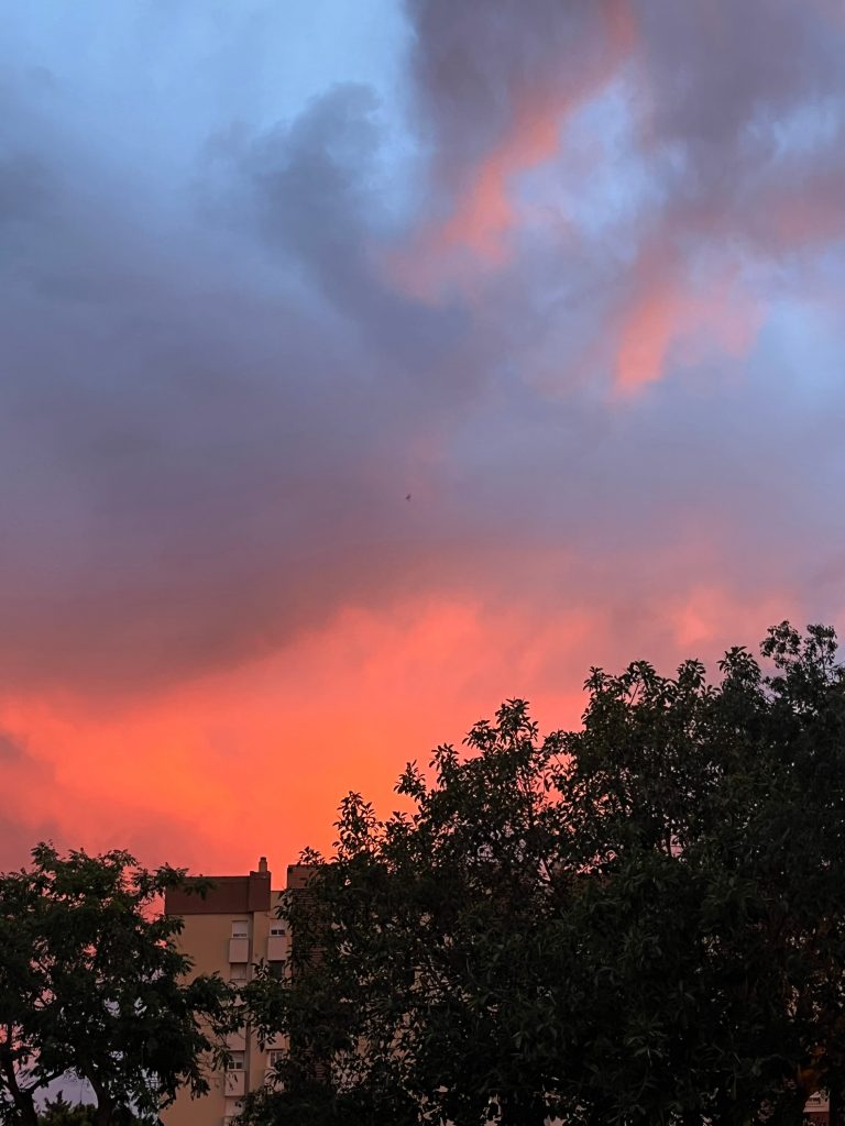 foto dentro di un post su malaga tramonto